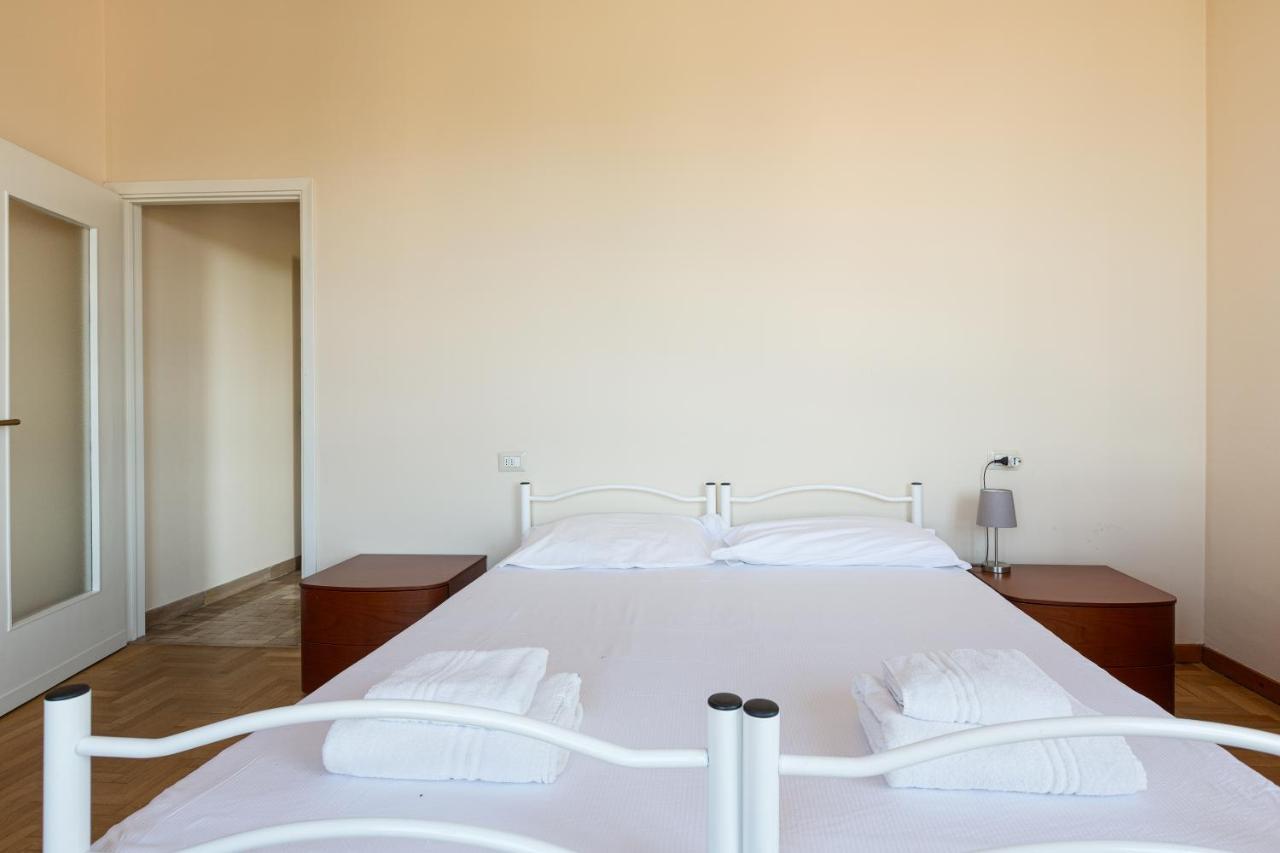 Milano - Roomy Apartment 300 M From M3 Affori Fn! Exteriör bild