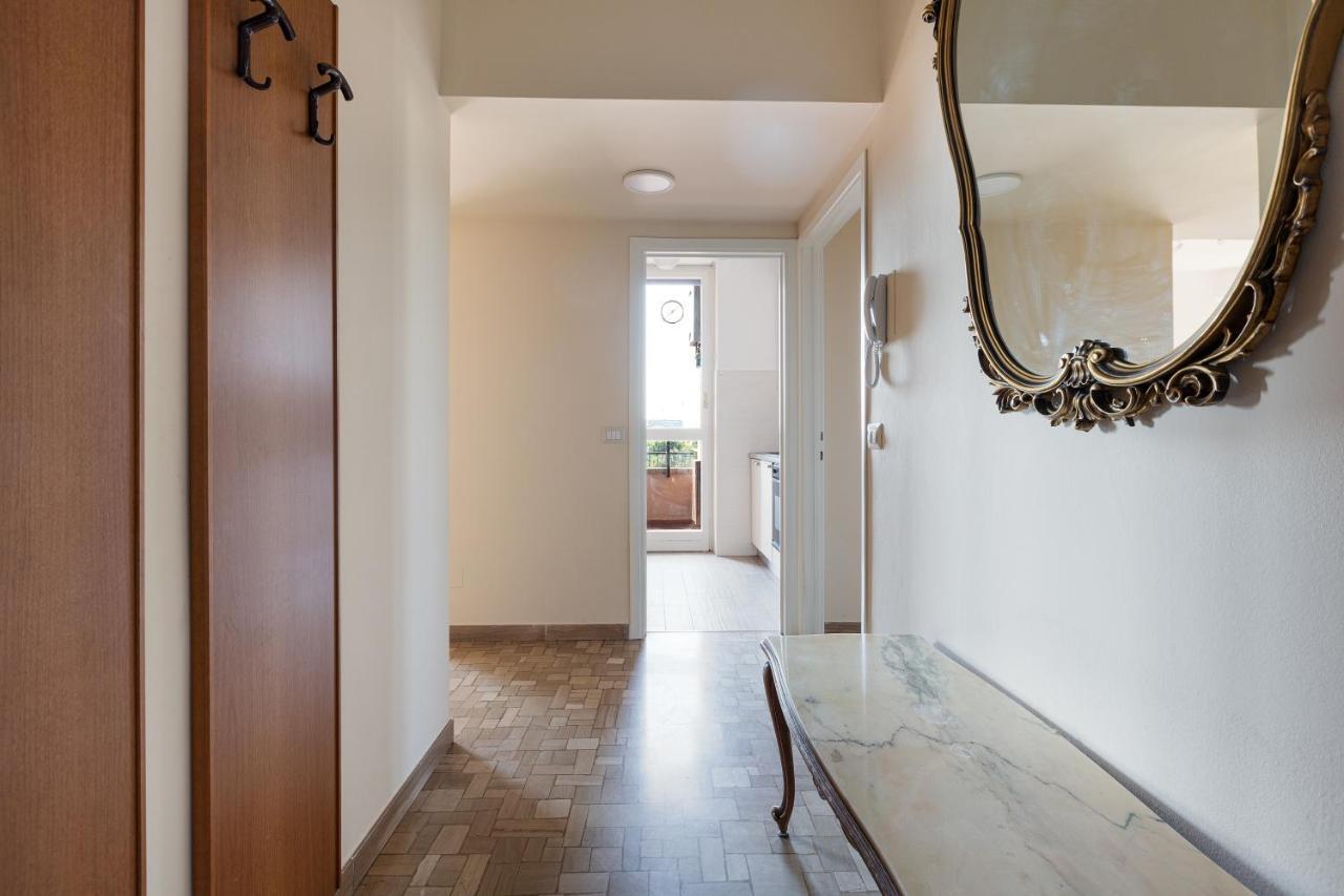 Milano - Roomy Apartment 300 M From M3 Affori Fn! Exteriör bild