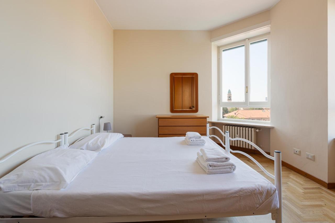 Milano - Roomy Apartment 300 M From M3 Affori Fn! Exteriör bild