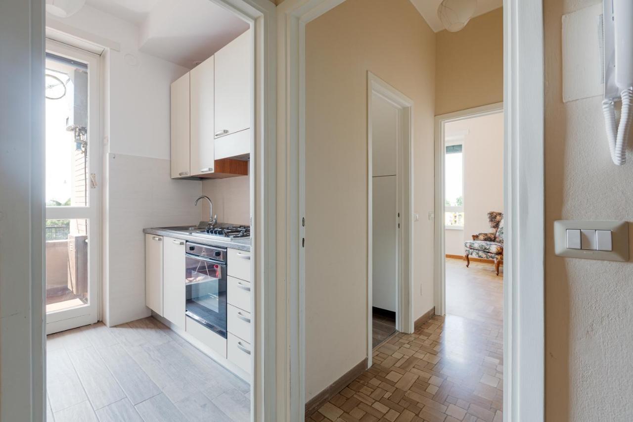 Milano - Roomy Apartment 300 M From M3 Affori Fn! Exteriör bild